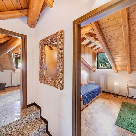 Mansarda Fra Monte E Lago Apartman Esino Lario Kültér fotó