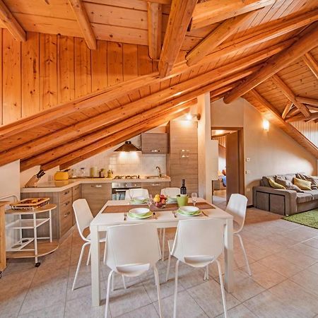 Mansarda Fra Monte E Lago Apartman Esino Lario Kültér fotó