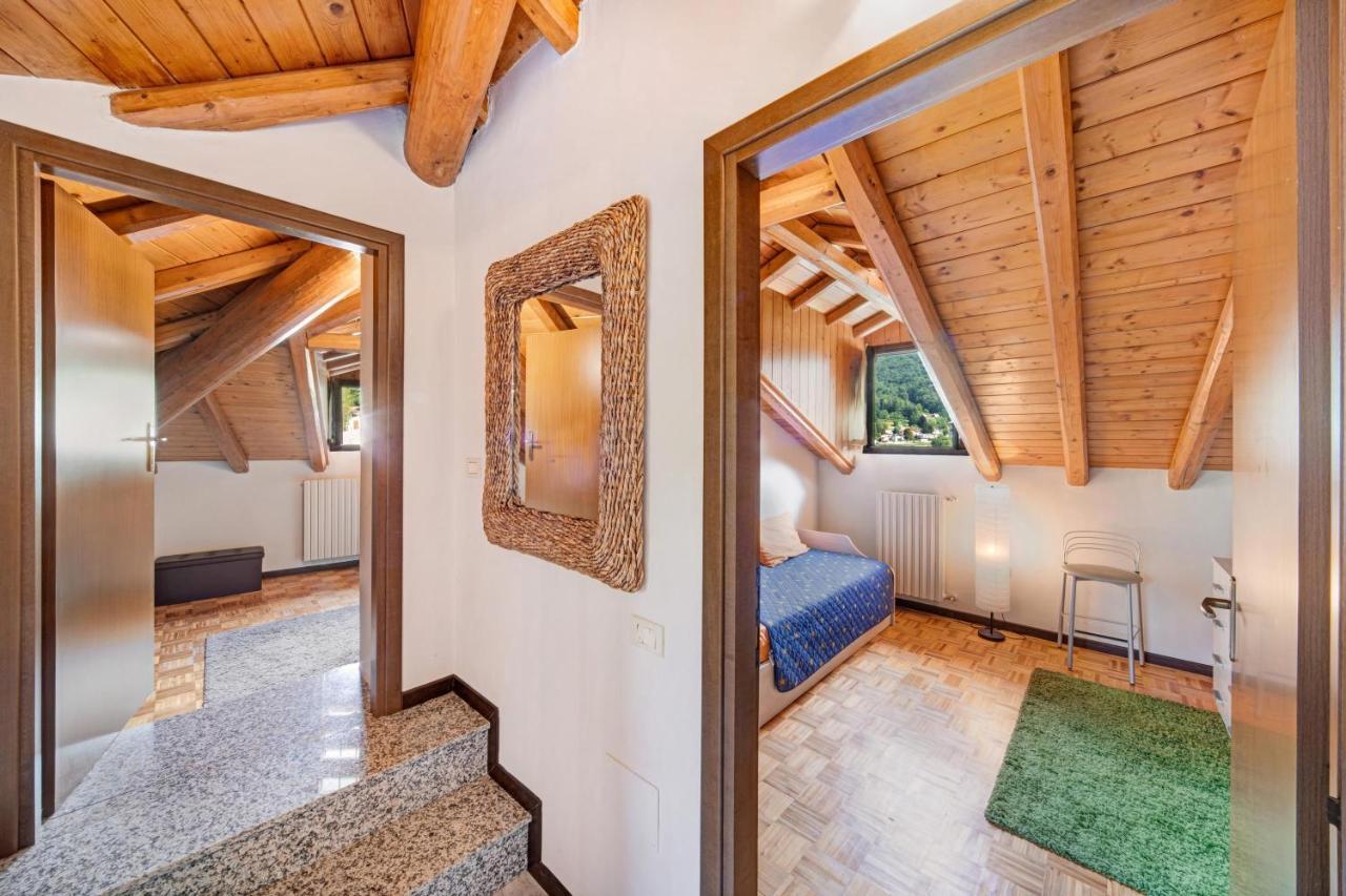 Mansarda Fra Monte E Lago Apartman Esino Lario Kültér fotó