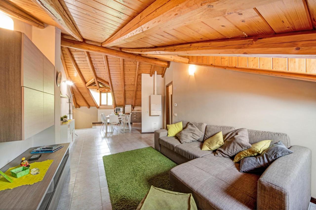 Mansarda Fra Monte E Lago Apartman Esino Lario Kültér fotó