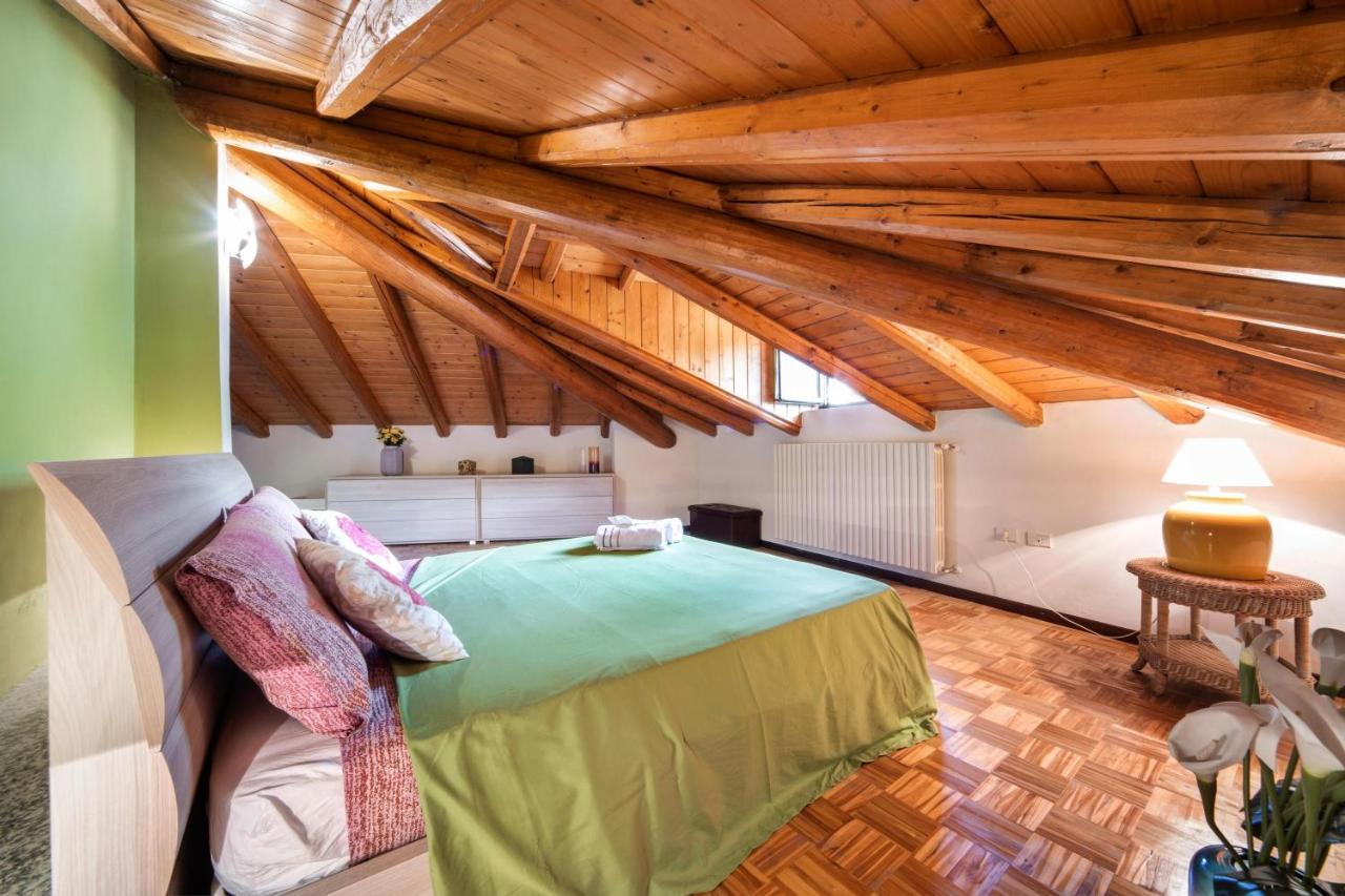 Mansarda Fra Monte E Lago Apartman Esino Lario Kültér fotó