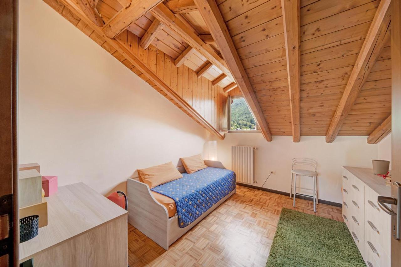 Mansarda Fra Monte E Lago Apartman Esino Lario Kültér fotó