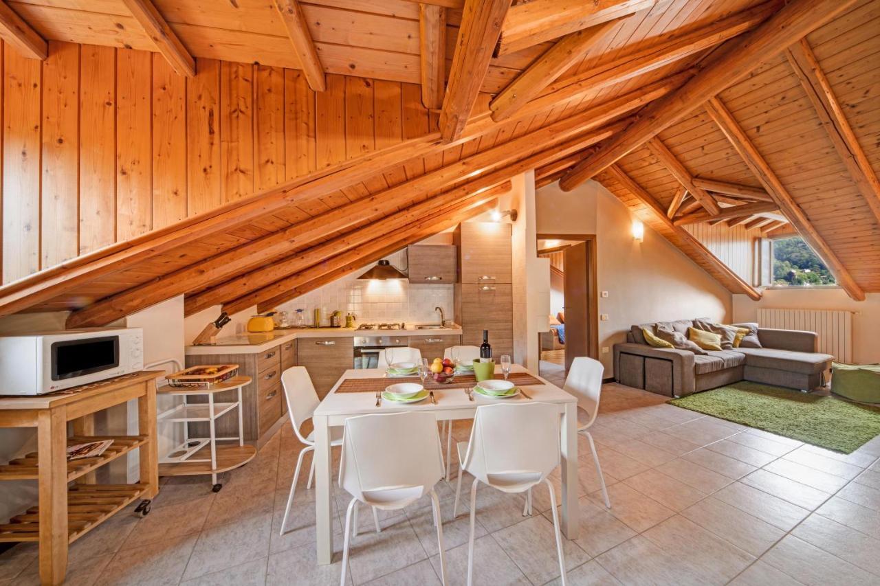 Mansarda Fra Monte E Lago Apartman Esino Lario Kültér fotó