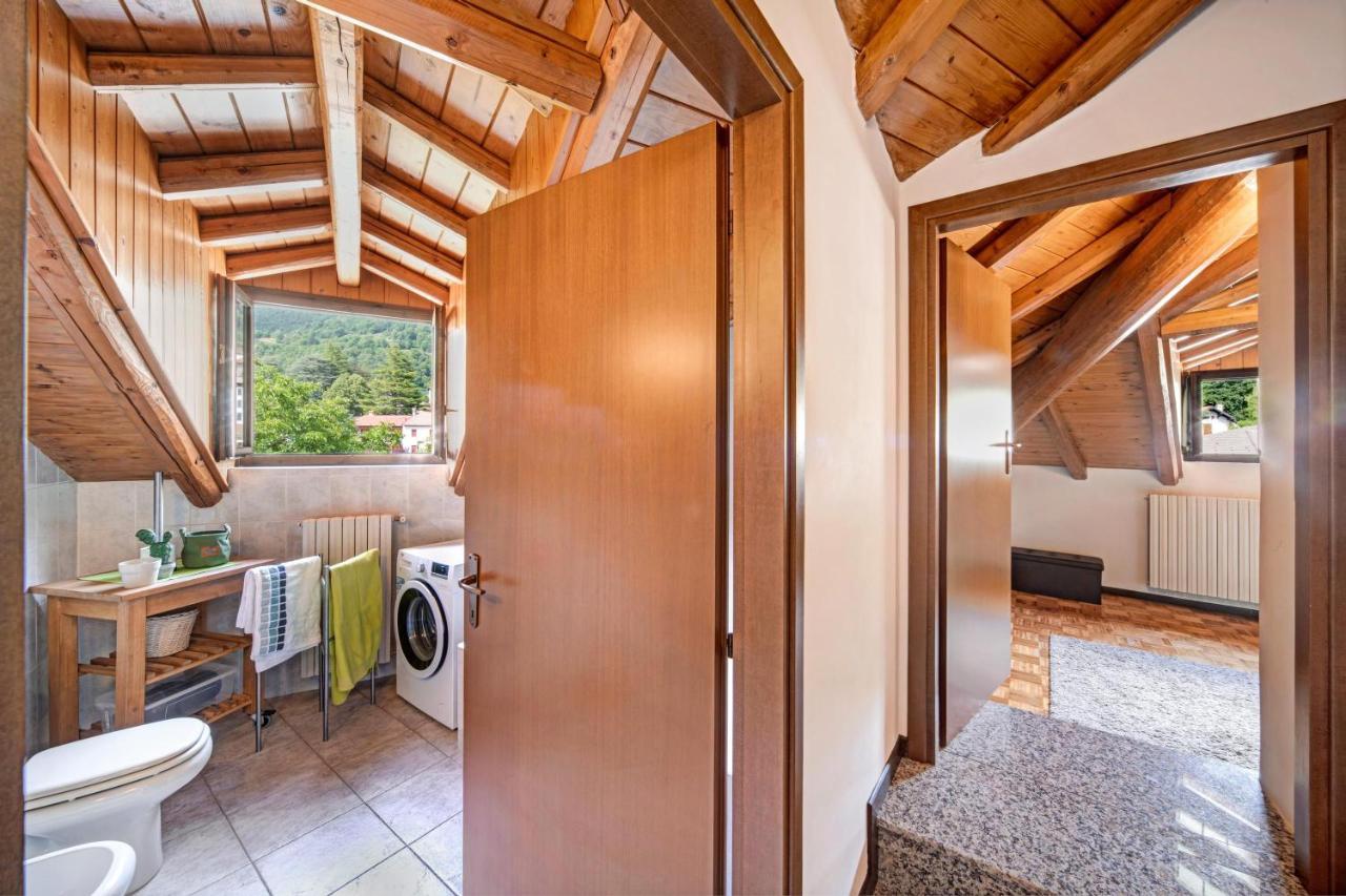 Mansarda Fra Monte E Lago Apartman Esino Lario Kültér fotó